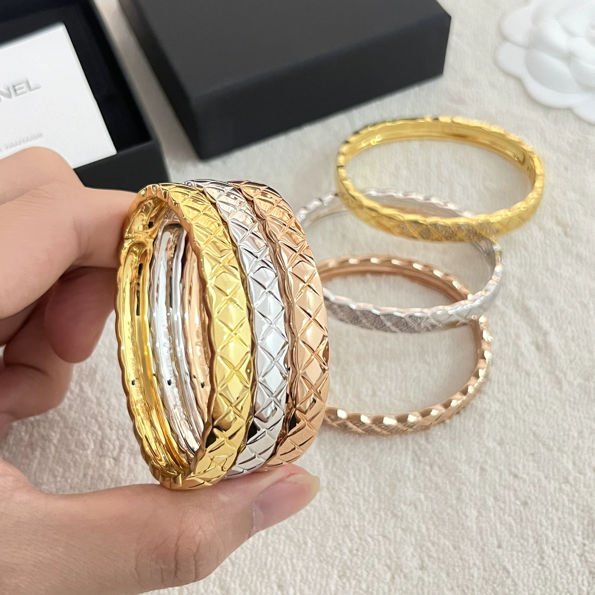 Xiaoxiang V золото высокой версии coco diamond diamond-inlaid bracelet CNC seiko versatile high-end fashion women's bracelet