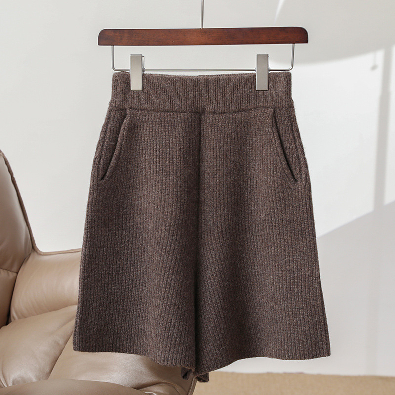 2023 autumn and winter New% wool shorts women's high waist slimming cropped pants solid color knitted pants outer wear cashmere pants 2023 autumn and winter New% wool shorts women's high waist slimming cropped pants solid color knitted pants outer wear cashmere pants