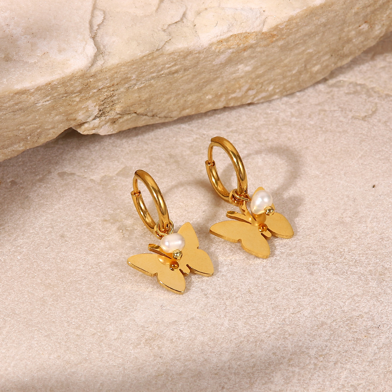 Nuevo Estilo 18k Chapado En Oro Suave Mariposa Perla Colgante Pendientes De Acero Inoxidable display picture 4