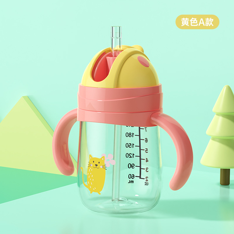 Inglés caja de dibujos animados bebés taza de bebida PP anti-caída taza de agua a prueba de fugas con mango gorra de boca de pato taza de bebida directa al por mayor