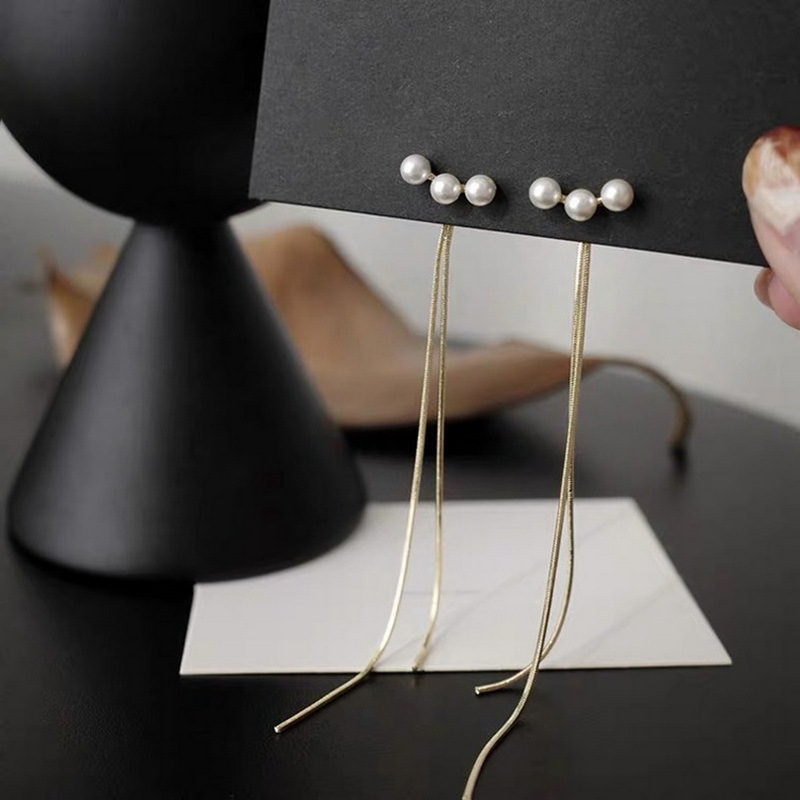 Elegant Geometric Alloy Plating Inlay Artificial Pearls Women's Ear Line display picture 1