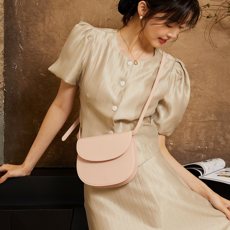 Organ Saddle Crossbody 2024 Nuovo design versatile di alta qualità, piccola e unica borsa in vera pelle, borsa a tracolla da donna_voghion.com