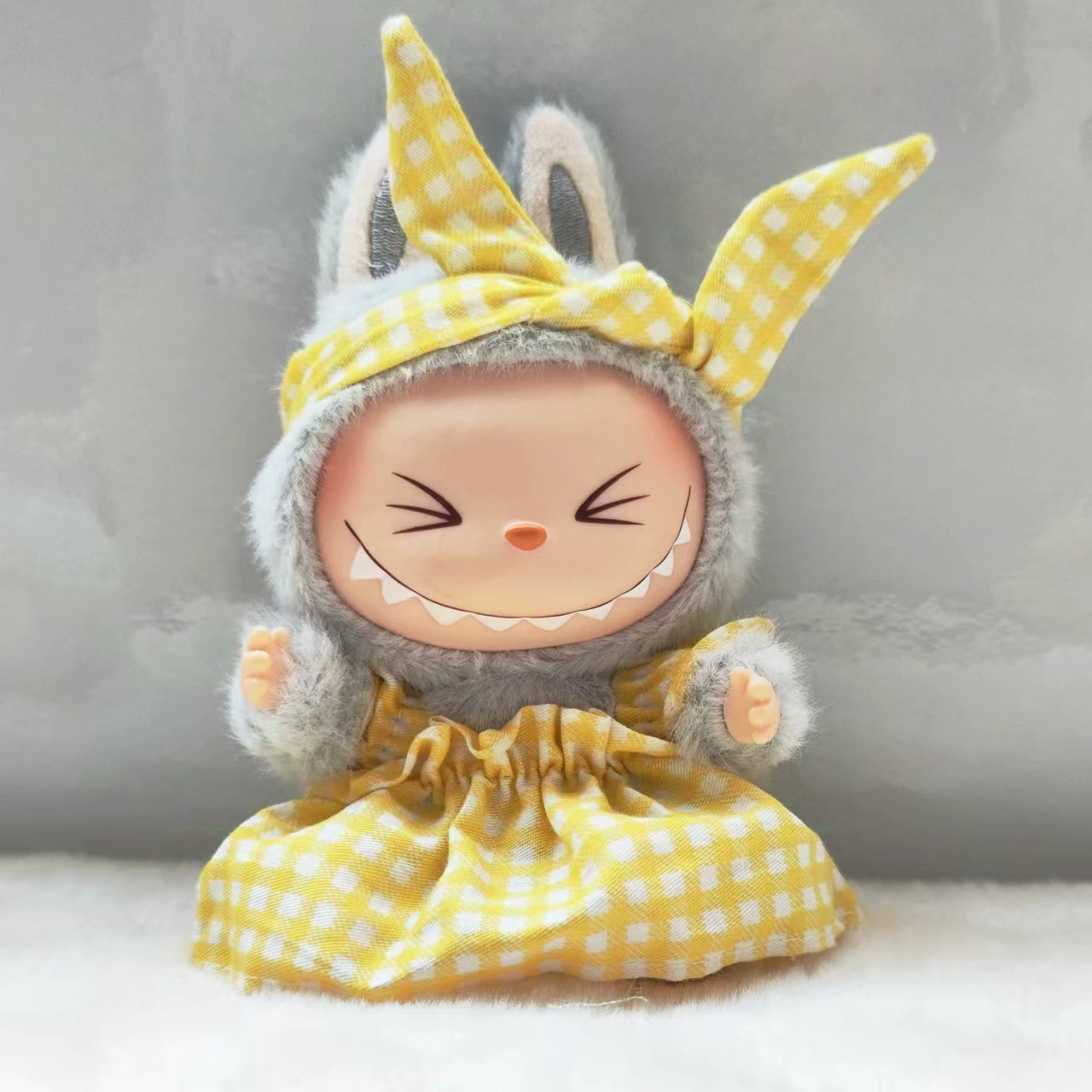 Первая, вторая, третья лаборату Labubu Labubu садится на вечеринку подвеска одежда и милая одежда для малыша. Резюме 1
