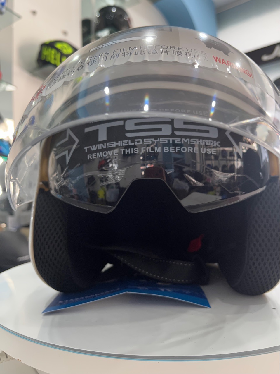 Electric Motorcycle Helmets for Men and Women, Suitable for All Seasons, Battery Safety Helmets, Winter Half Helmets, Lightweight Helmets