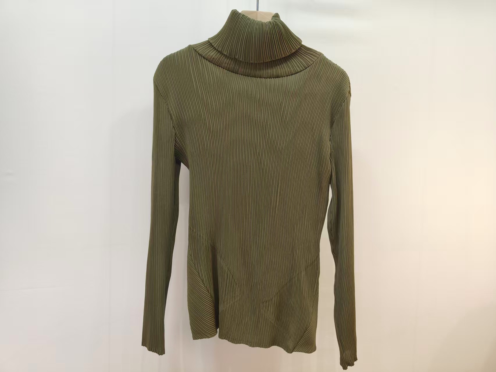 2025秋冬新作 プリーツニット タートルネック 無地 万能 おしゃれ 着痩せ インナー 快適トップス レディース