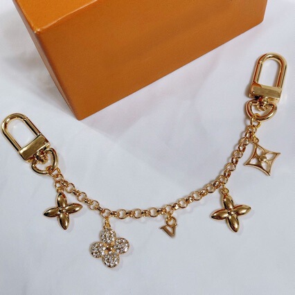 Lujia's new fashion product: four-leaf clover vintage-style trendy accessory, bag decoration, chain keychain, decorative pendant accessory