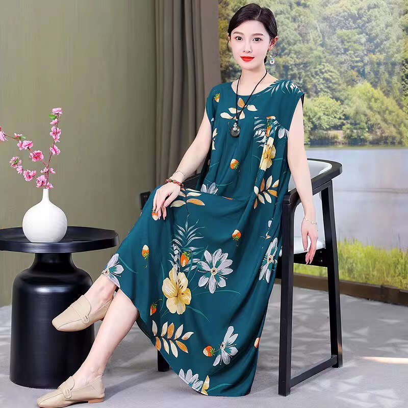 Middle-Aged and Elderly Women's Cotton Silk Dress, Summer High-End Plus-Size Women's Clothing, 2026 New Model, Mom's Long Dress with a Large Hem Middle-Aged and Elderly Women's Cotton Silk Dress, Summer High-End Plus-Size Women's Clothing, 2026 New Model, Mom's Long Dress with a Large Hem