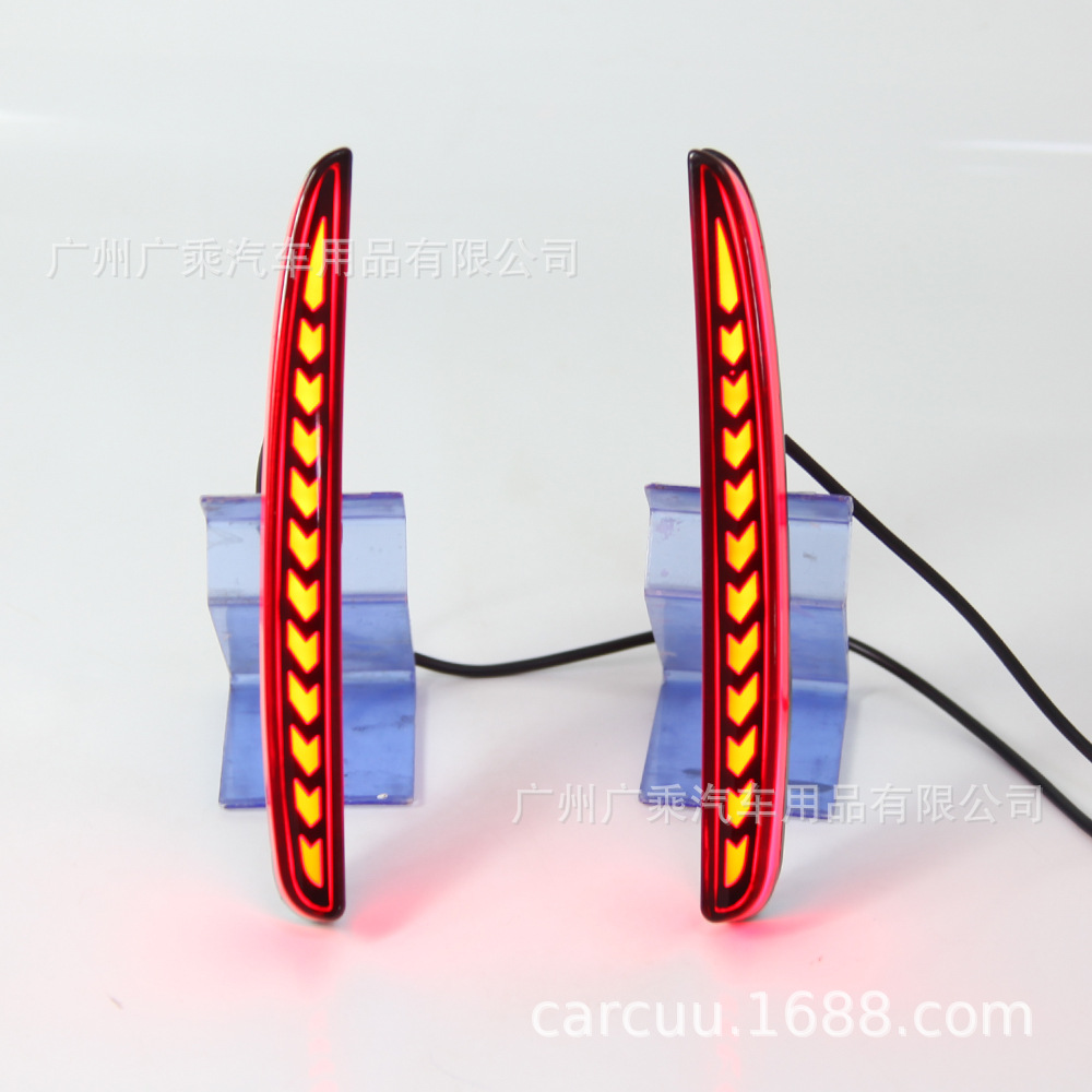 Aplicable a 20 10 generación Civic luces de parachoques trasero caballo salvaje Civic luces de freno luces de advertencia