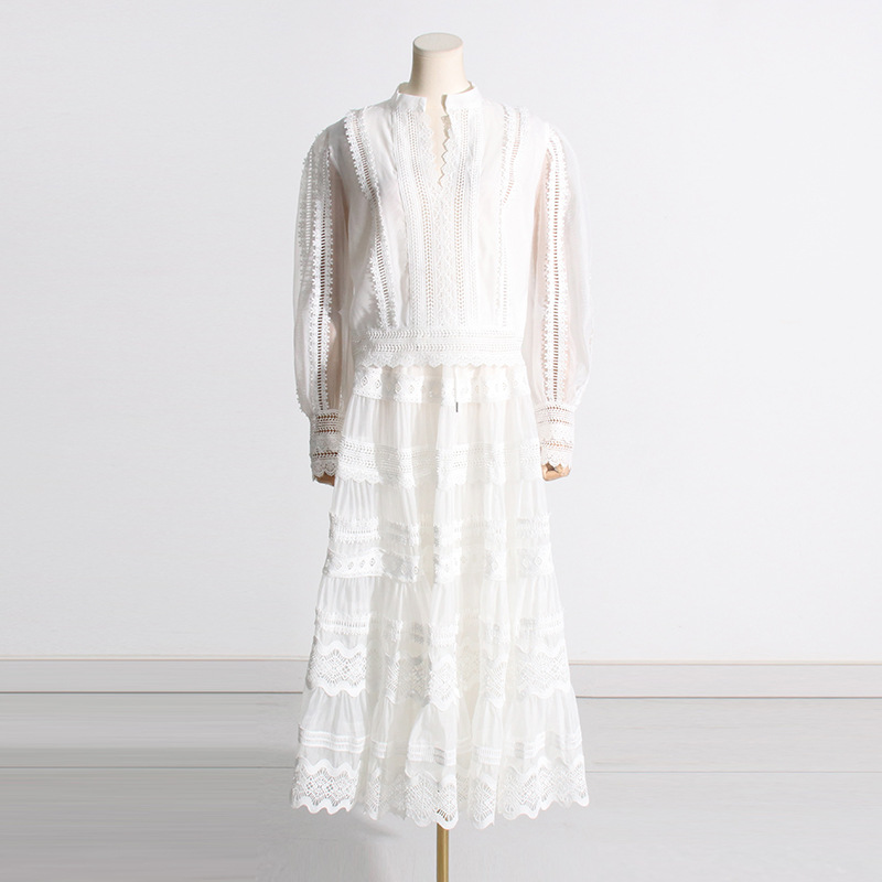 Completo due pezzi donna con top in pizzo e gonna a vita alta_voghion.com