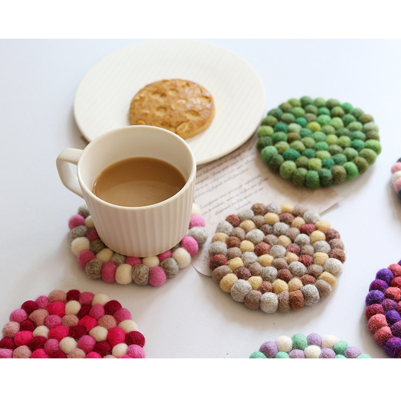 Zakka風ウールフェルトボール小カップマット10cmクリエイティブプレゼント食マット断熱マット円形スタンプ茶マット|undefined