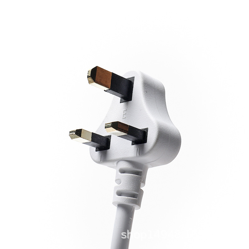 S50 # 4USB transfronterizo comercio electrónico blanco y negro caja mixta empaquetada tres orificios enchufe europeo dos enchufe plano enchufe de comercio exterior