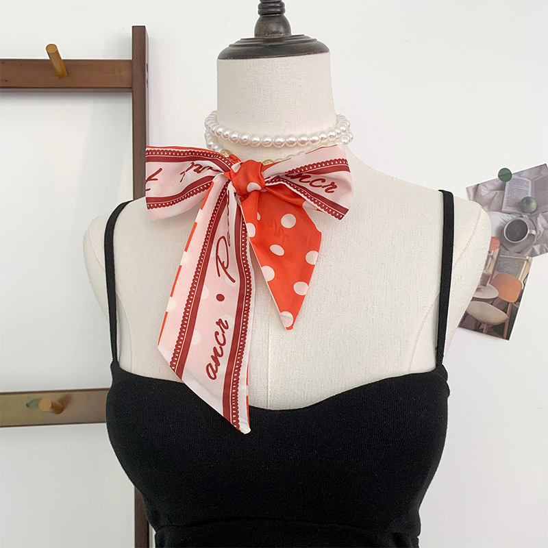 Collar de perlas Pañuelo de seda pequeño de tira larga Sentido de alta calidad Primavera y verano Nuevo estilo Bufanda de todo fósforo Turbante retro Cinta para el cabello