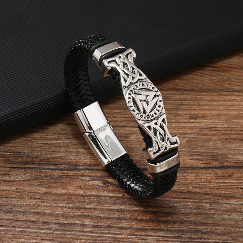 Cross-Border men's leather bracelet wholesale punk style fashion personality alloy accessories men's leather bracelet bracelet Cross-Border men's leather bracelet wholesale punk style fashion personality alloy accessories men's leather bracelet bracelet