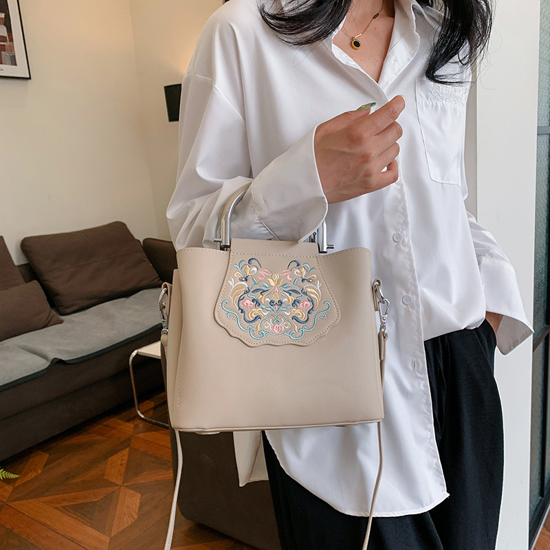 New Chinese Style Minimalist Bag, Large Capacity Multi Compartment Tote Bag, High End Chinese Style Embroidered Shoulder Bag_voghion.com