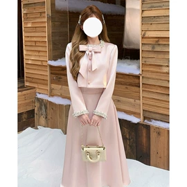 连衣裙;时尚休闲套装;小西装