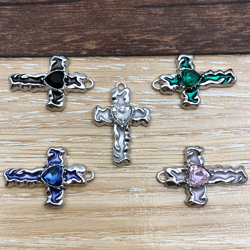 7g Weight Pendant Jewelry Making Type 19*28mm Jewelry Making Size DIY Jewelry Accessories Classification 5 Models Each Model 1, 5/Pack Quantity Alloy Material Cross, Heart Shape Pattern Plating Design Retro Style 5 Models Each Model 1, 5/Pack 19*28mm Alloy Cross Heart Shape Pendant 6