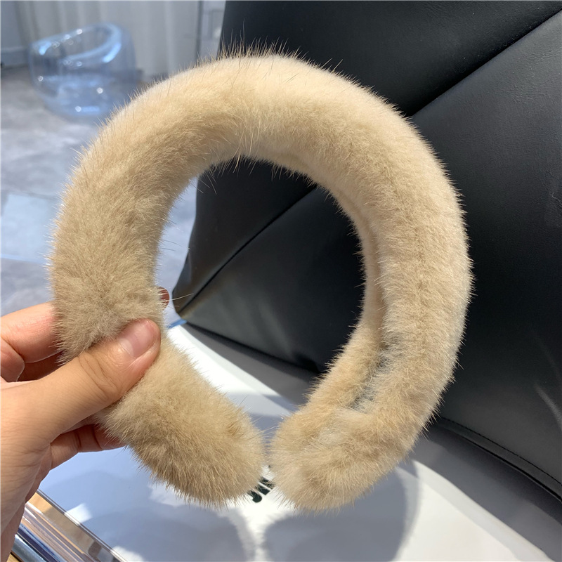 Women's Elegant Solid Color Plush Hair Band display picture 11