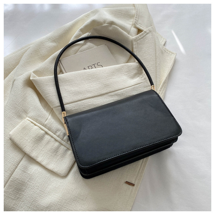 Texture simple et à la mode petit sac carré 2024 nouveau sac à bandoulière polyvalent de banlieue version coréenne sac à aisselles design de niche à la mode_voghion.com