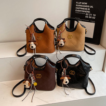 韩版高质感水桶包女式新款潮流通勤大容量手提旅行时尚单肩斜挎包