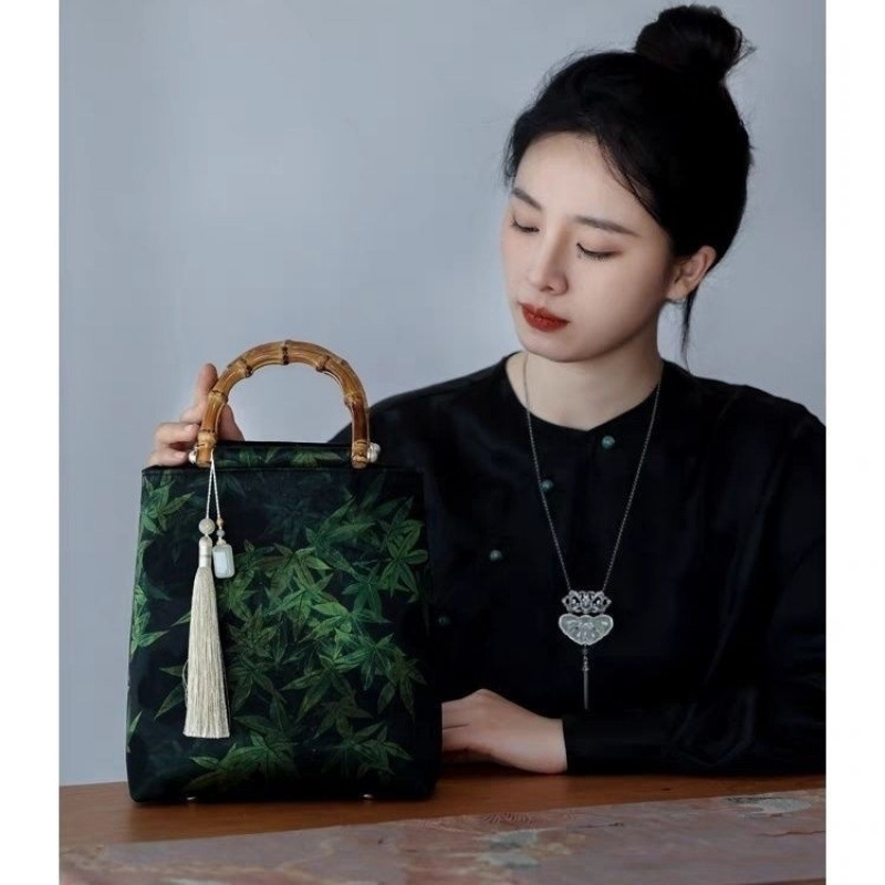 Vintage Handbag with Fragrant Cloud Silk and Bamboo Knot Design for Cheongsam, Chinese Style Hanfu, and National Style Women's Bag and Skirt Tote Vintage Handbag with Fragrant Cloud Silk and Bamboo Knot Design for Cheongsam, Chinese Style Hanfu, and National Style Women's Bag and Skirt Tote