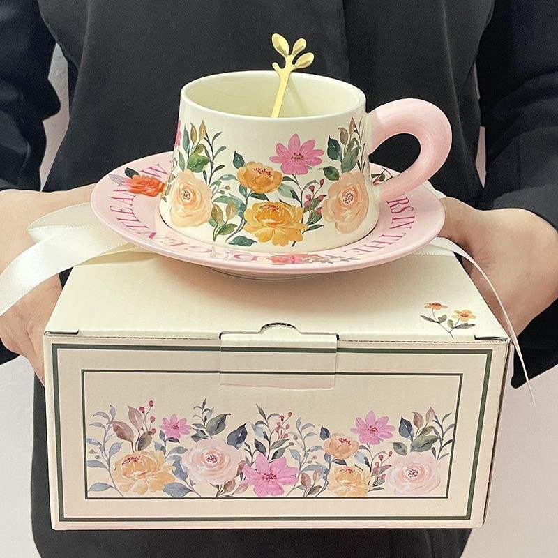 High-end nicho ligero de cerámica taza de café plato conjunto de té de la tarde taza de café latte de alto valor de cara regalo