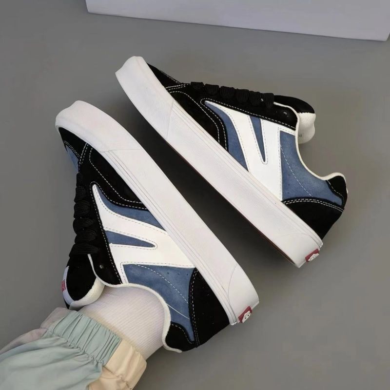 Zapatos de plataforma retro de estilo explosivo para mujer 2025 verano nuevo estilo nicho original casual todo fósforo cómodos zapatos blancos ligeros