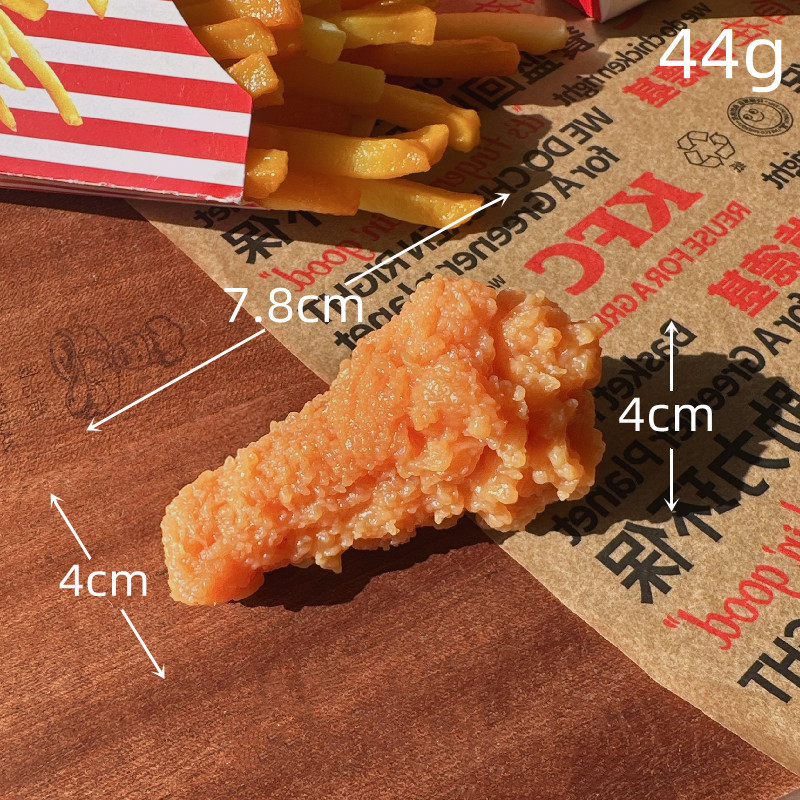 Venta al por mayor de fábrica de modelos de comida realistas: papas fritas, muslos de pollo, alas, garras de cangrejo estilo Orleans, modelos de comida frita, accesorios realistas de alta calidad.
