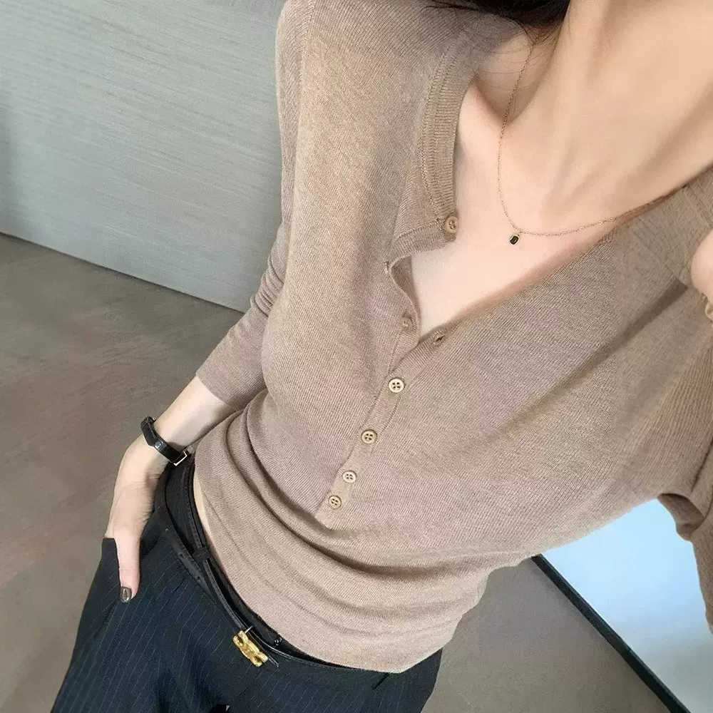秋冬新款法式半开领设计感内搭打底衫舒适软糯精纺羊毛女士套头衫