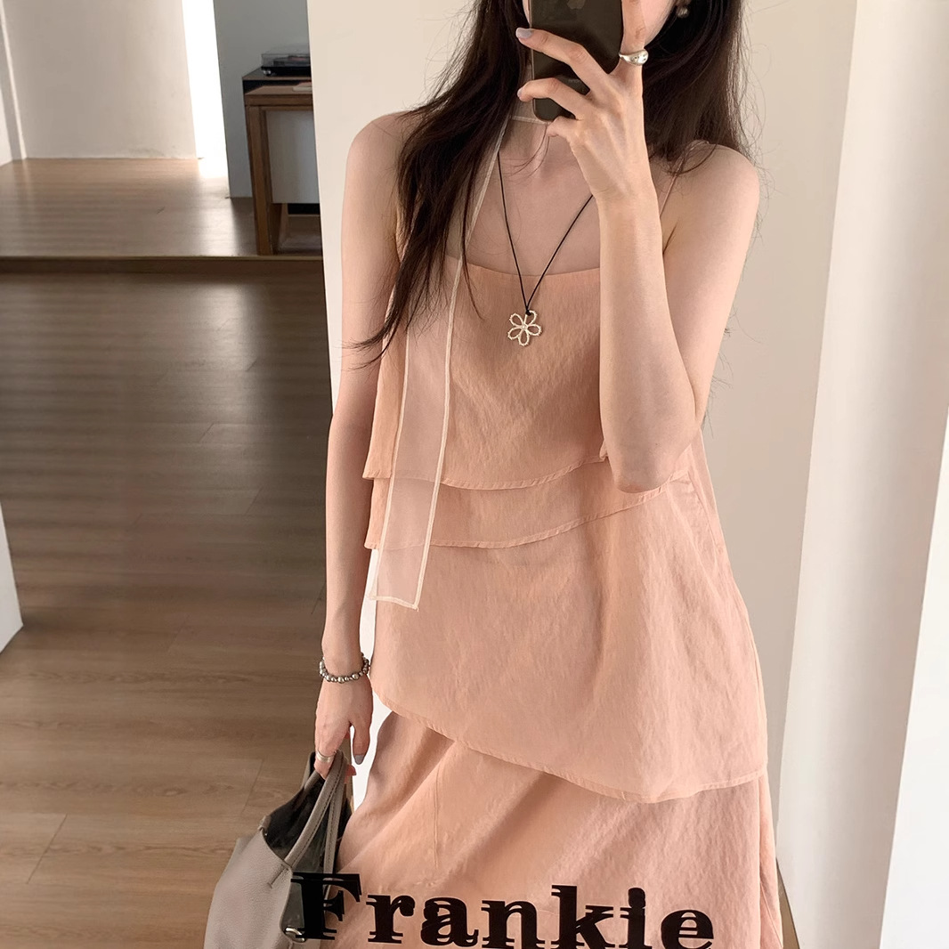 El diseño de la ropa de mujer de Wei Song es irregular