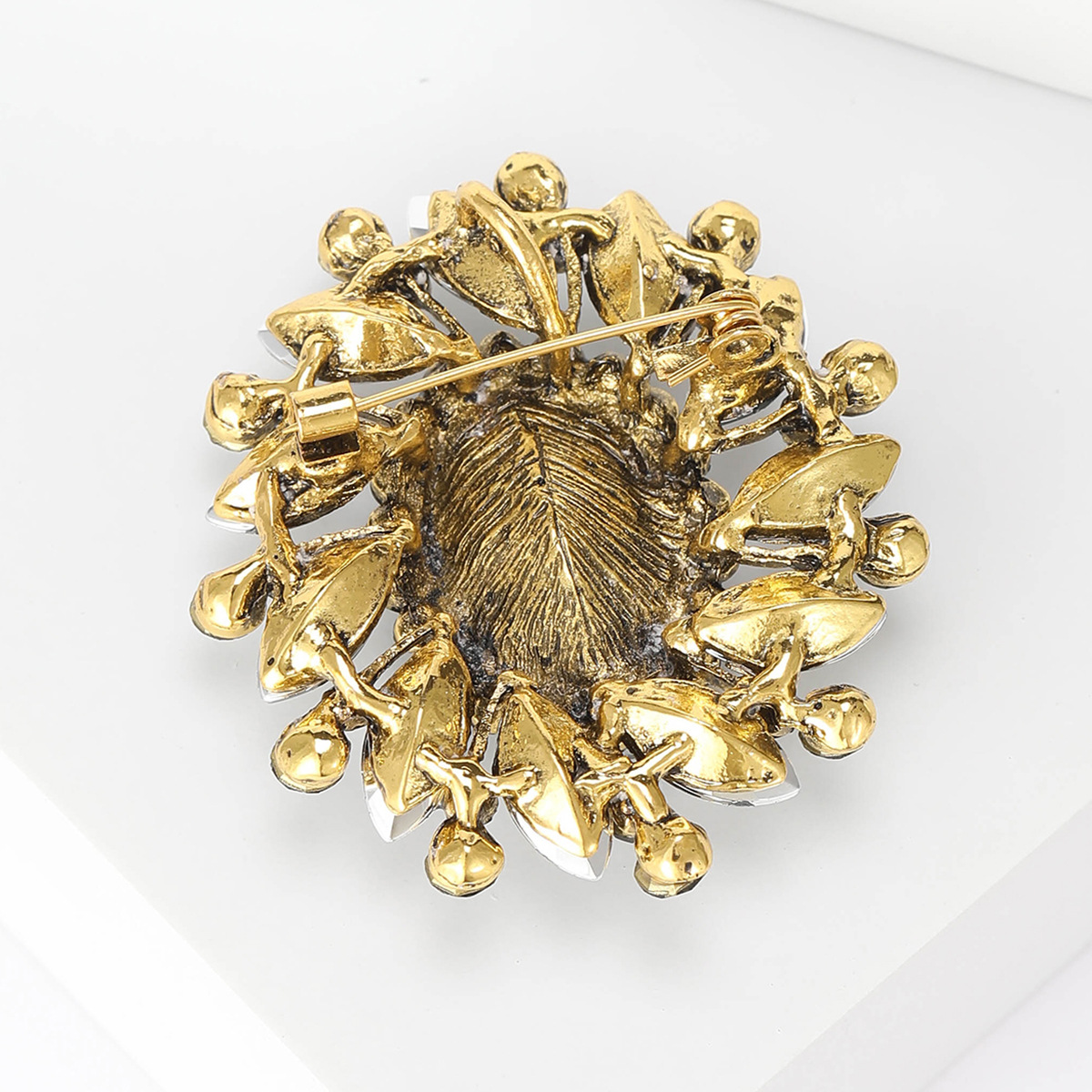 30g Weight Glass Inlay Material Brooches Classification Holiday Occasion Alloy Material Flower Pattern Women's Gender Inlay Design Simple Style Style Simple Style Pin Flower Alloy Inlay Glass Women's Brooches 2