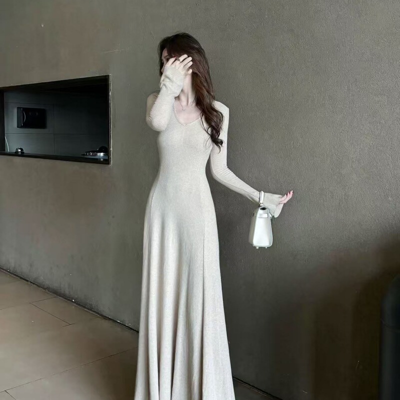 Long-Sleeved French-Style Gentle and Elegant Knit Dress for Tall Individuals, New Spring Model, Slim Fit, Suitable as an Inner Dress Long-Sleeved French-Style Gentle and Elegant Knit Dress for Tall Individuals, New Spring Model, Slim Fit, Suitable as an Inner Dress