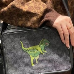 新款男包真皮商务男士小方包休闲相机包时尚百搭小巧斜挎包单肩包