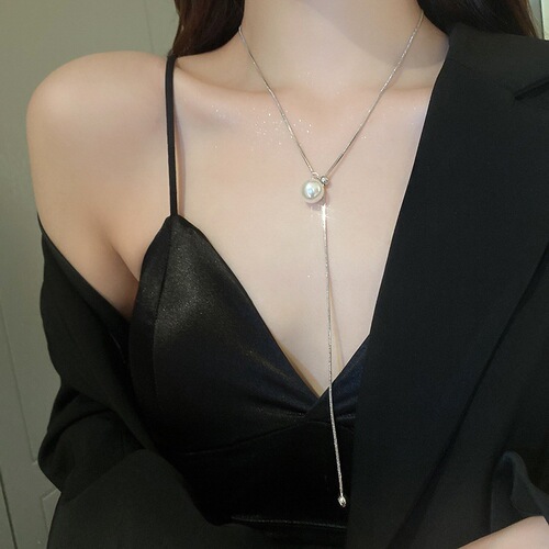Pearl Necklace Women's Light Luxury Niche New Necklace Long Clavicle Sweater Chain Attractive Accessories