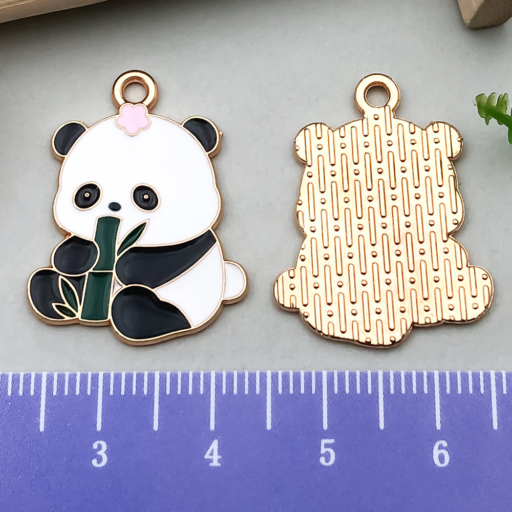 DIY dibujos animados panda bambú goteando aceite de aleación pendientes llavero animal colgante accesorios de joyería decoración de estilo chino