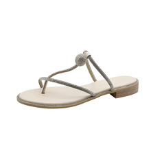 2025 verano nuevo estilo sandalias de moda zapatos planos con chanclas sandalias y zapatillas casuales de color sólido fuera de la playa