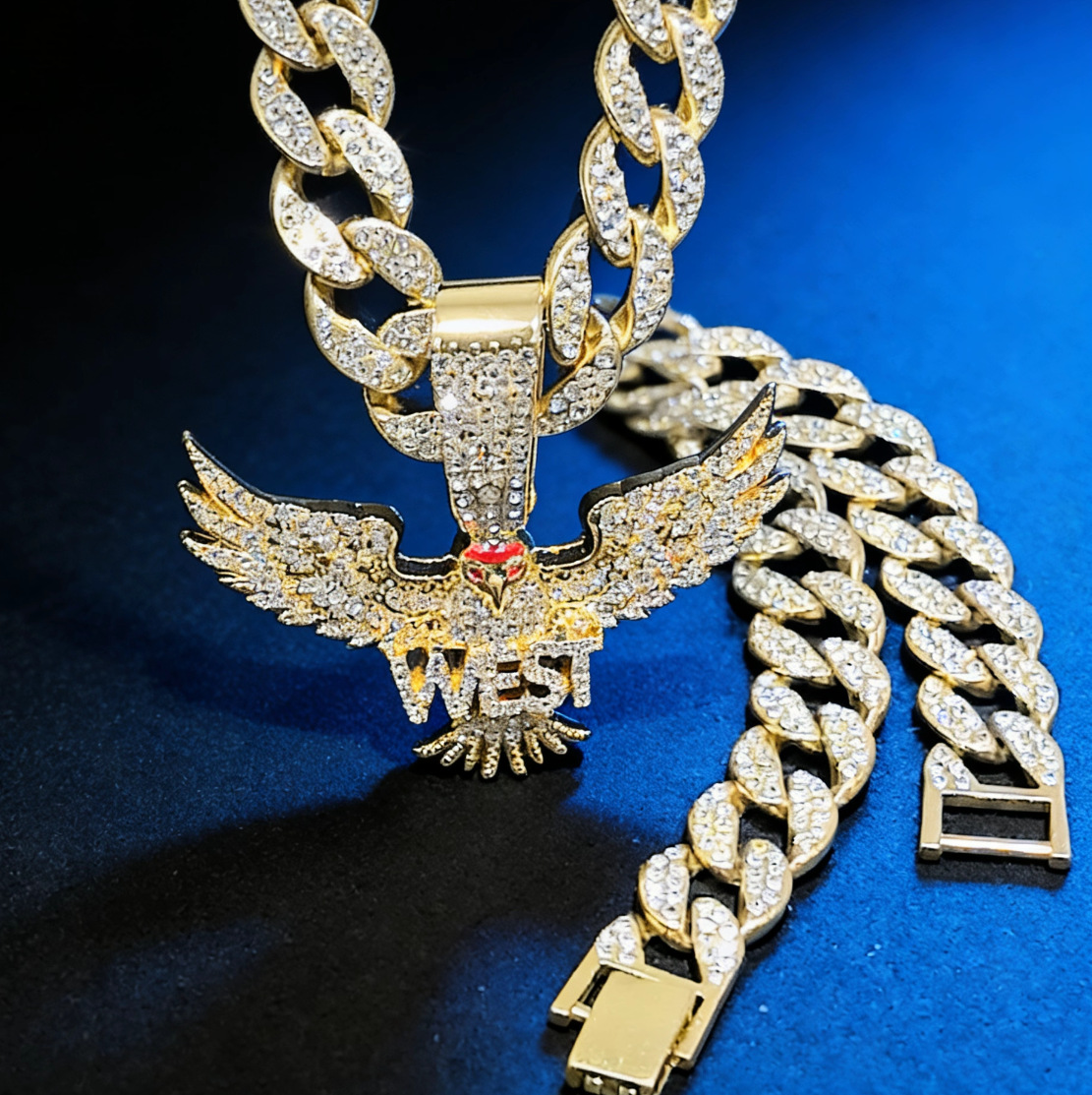 Águila de diamante completo WEST colgante de ala de ventana hip hop europeo y americano cadena gruesa cadena cubana conjunto de moda de calle para hombres y mujeres