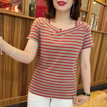 纯棉中年女士简约大方气质遮肉显瘦T恤夏季时尚易搭V领条纹短袖