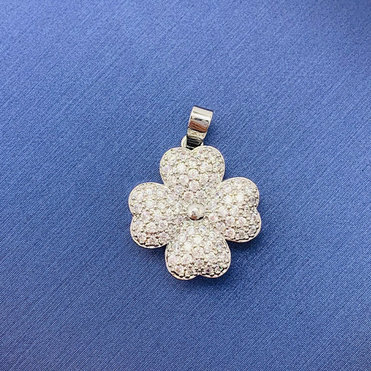 百種類のペンダントは心のままにファッションの経典を配合します。カップルの美しいペンダントは親友のアクセサリーを送ります。