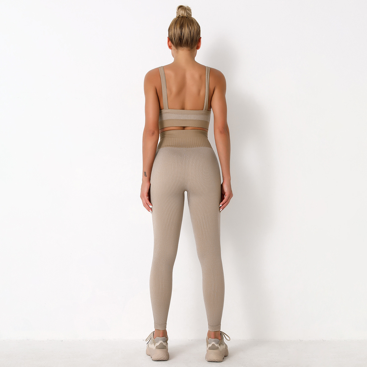 wholesale vendedor de ropa Nihaostyles a rayas a prueba de golpes belleza espalda sujetador pantalones yoga conjunto de deportes NSLX67219
