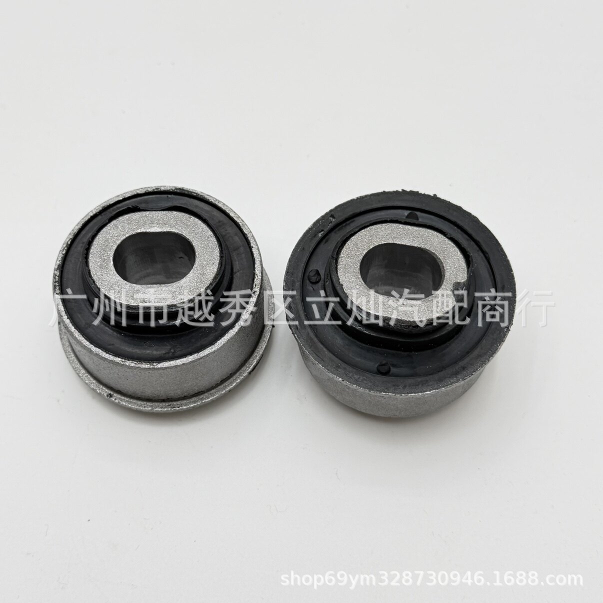 Suitable for Hummer H2 Torque Rubber Rod Cover 20829013