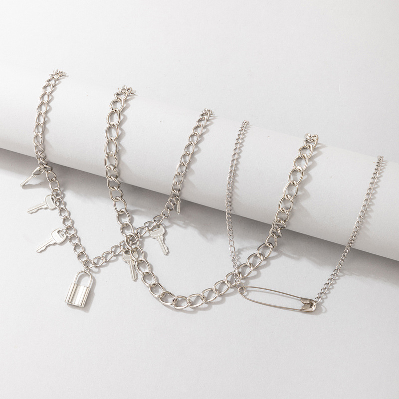 Europäische Und Amerikanische Neue Kreative Mode-schlüsselverriegelungsstift-anhänger Mehrschichtige Halskette Weiblich display picture 2