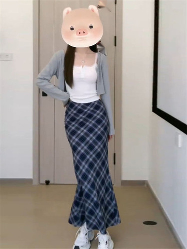 Plus-size women's grid half-body skirt  new slimming fish-tail long dress with high waist and bubble buttock