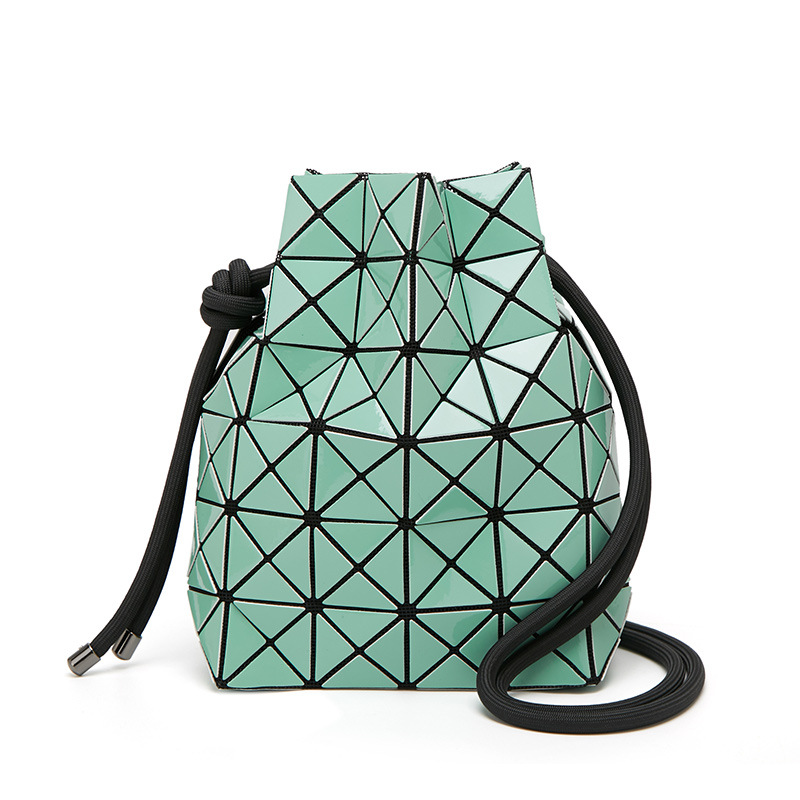 2024 nuova borsa a tracolla giapponese da donna a secchiello con coulisse a spalla in PU brillante con geometria a griglia di diamanti_voghion.com