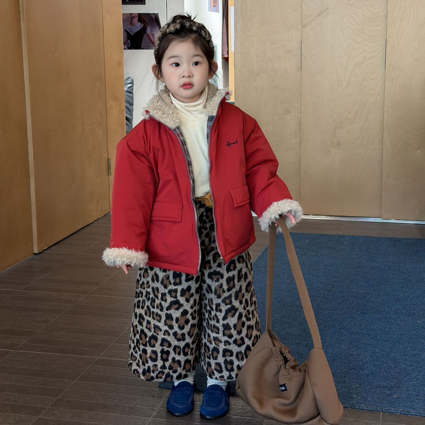 2025冬季新款童装　韩版童装　女童夹棉毛领棉服　两面穿外套