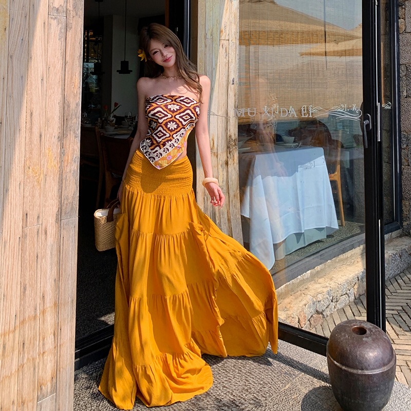 Bohemian Style Printed Tube Top and Skirt, Southeast Asia Travel Outfit, Yunnan Seaside Vacation Dress Set