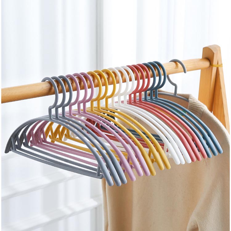 plastic non-slip hanger