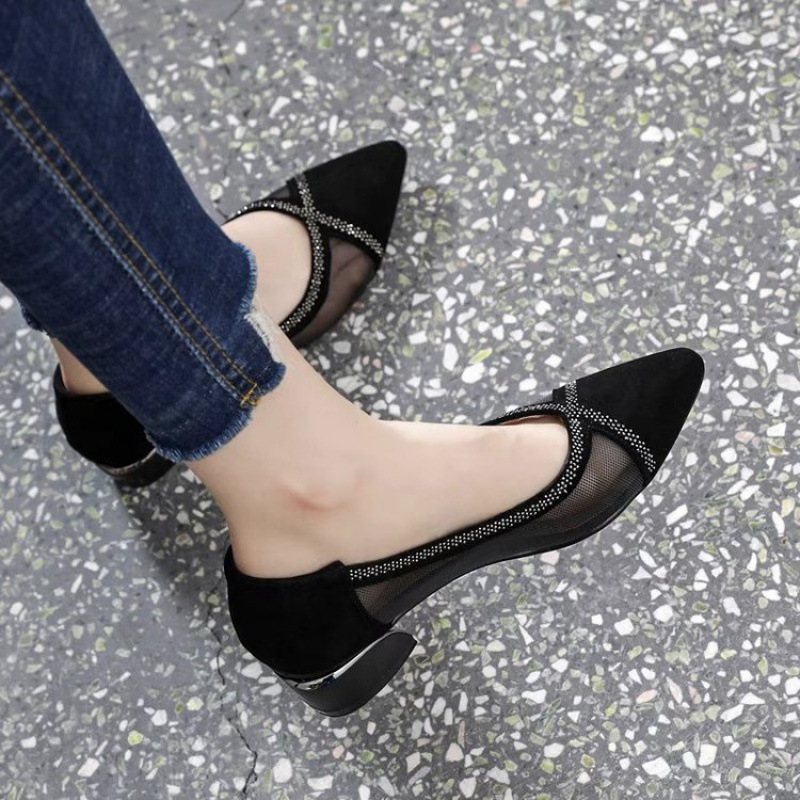 Breathable mesh sandals