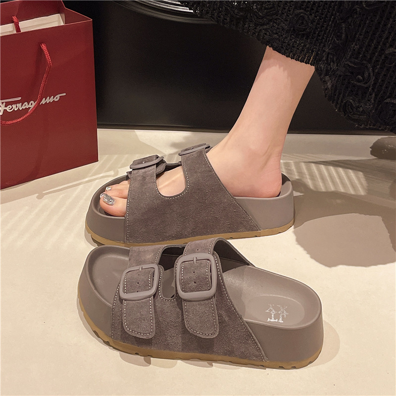 Fashionable and Stylish Brown Thick-Soled Slip-On Sandals for Women, Summer 2025 New Height-Increasing Versatile Commuting Sandals