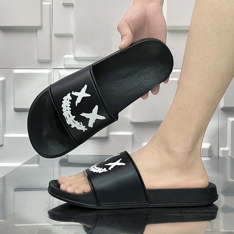 Тапочки мужчины носят легкий большой размер 46 ярдов дома буксировка на пляже нескользящие трансграничные холодные тапочки slippers
