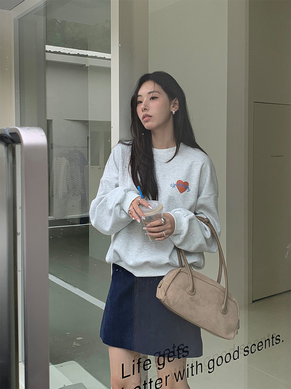 黄峥韩系爱心印花圆领长袖卫衣女2025秋季休闲百搭通勤上衣530919|undefined